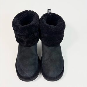 UGG Mini Fluff Quilted Black Sheepskin Ankle Boots #1098533 - Size 9